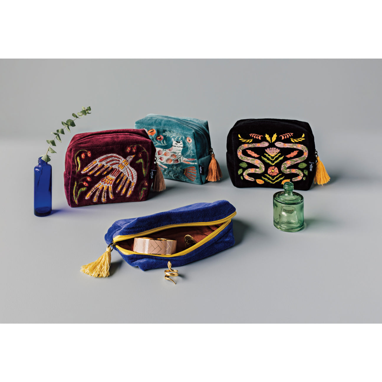 Danica Studio "Catbloom Blue" Embroidered Pouch *PRE-ORDER 7/3*