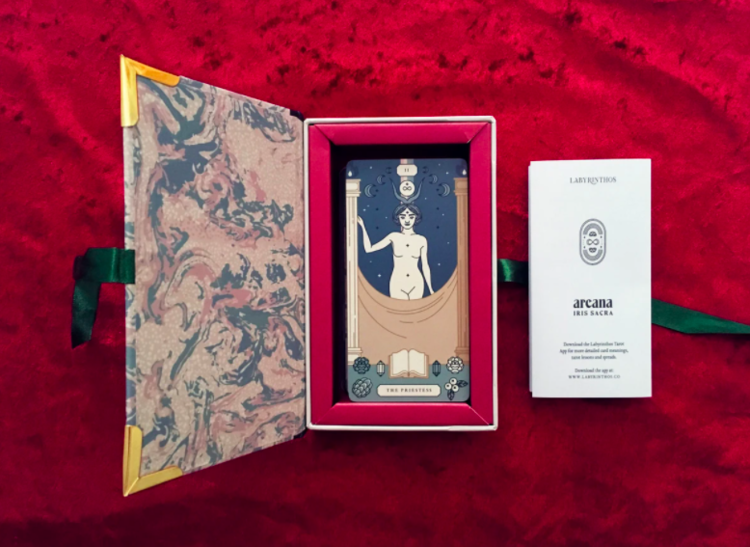 Arcana Iris Sacra Tarot Deck