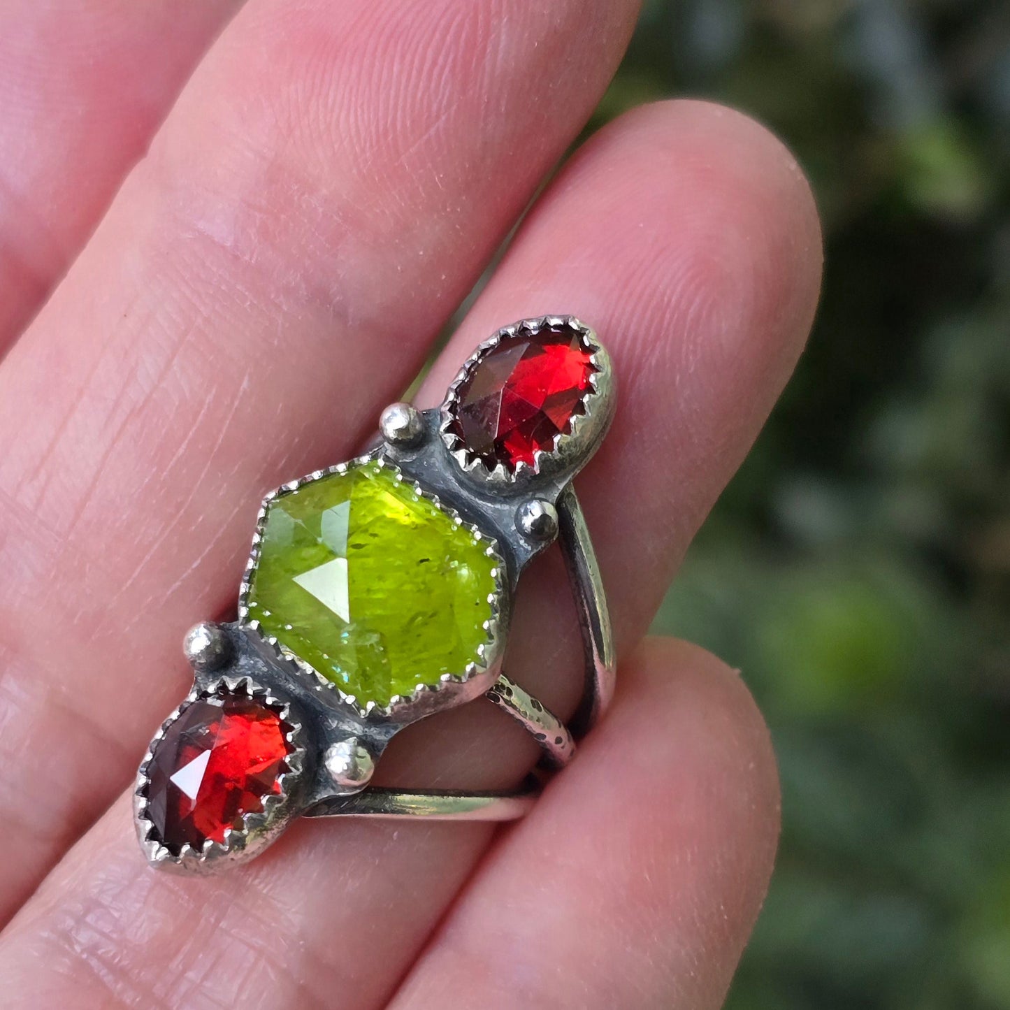 Lupanyxa "Triple Sparkle Peridot" Ring