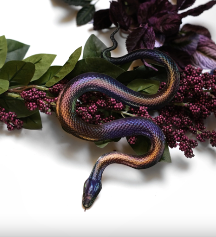 Muestra de papel "Serpiente prisma" de Moth &amp; Myth 