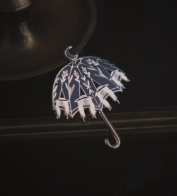 Pin de esmalte "Coven Umbrella" de fantasmas animados